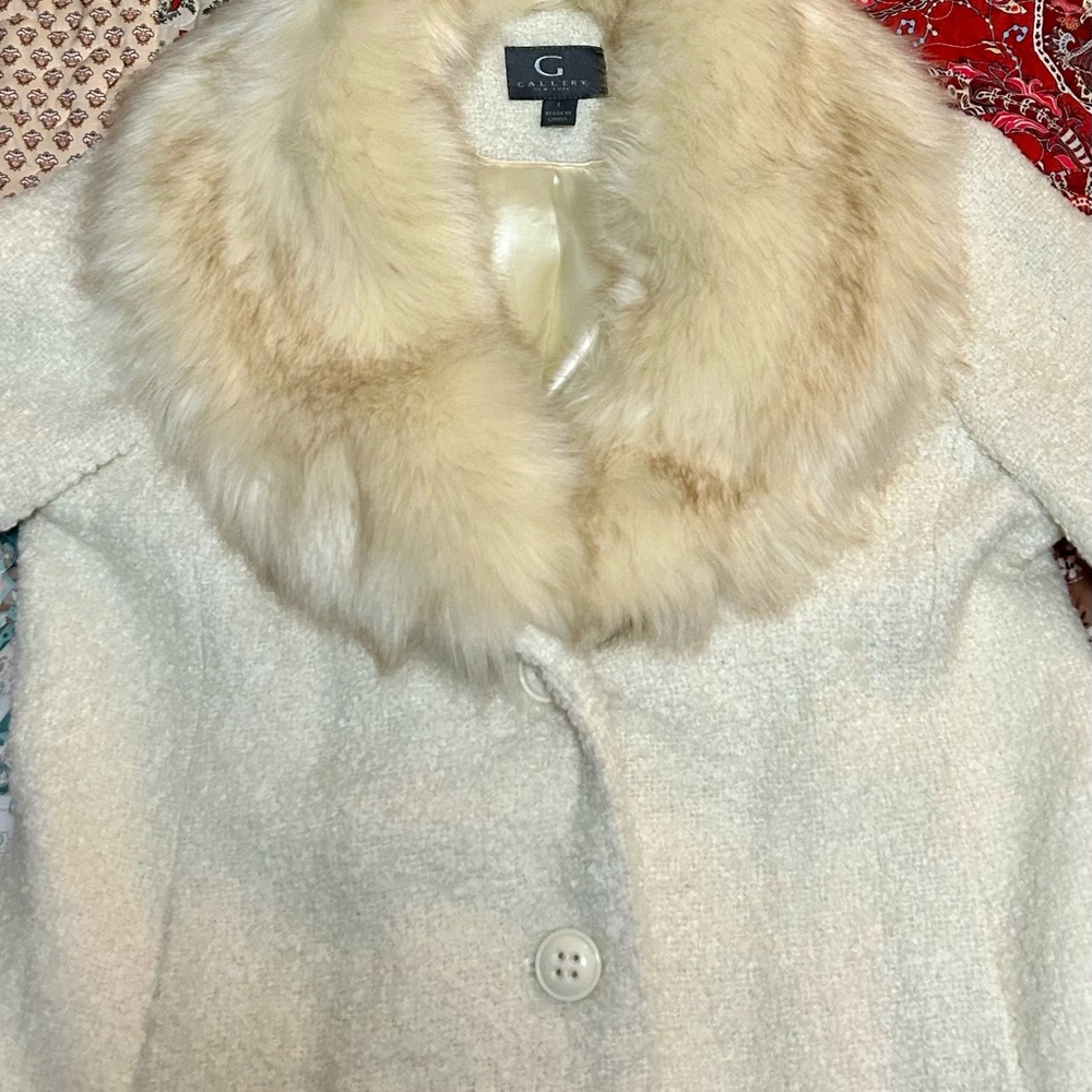 Ladies Winter Coat - Picture 4 of 5